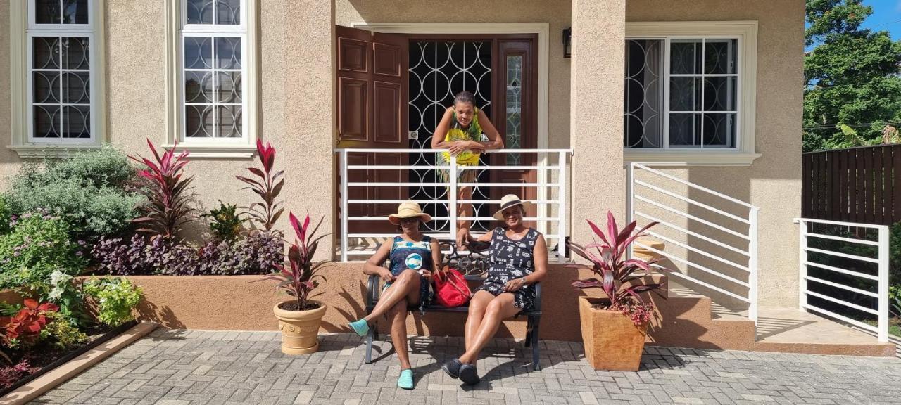 Komfort Getaway Villa At Countrymist Ocho Rios Exterior foto